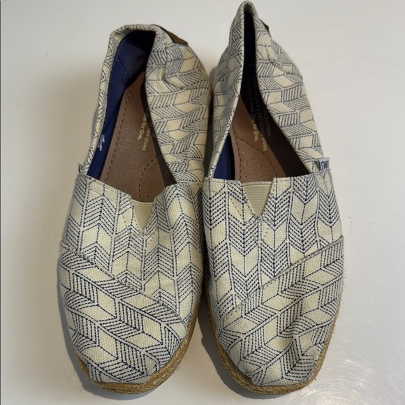 Toms Cream and Blue Espadrille Shoes - Picture 1 of 4